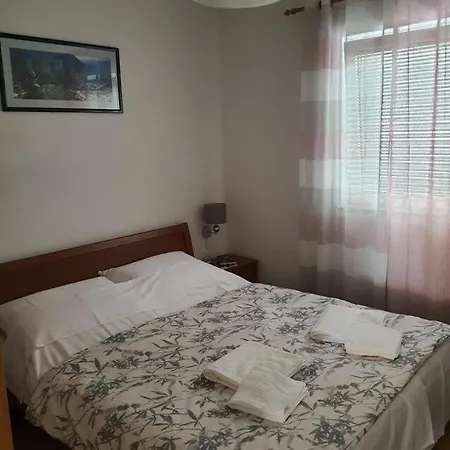 Apartments With A Parking Space Mandre, Pag - 19063 Apartment *